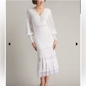 ✨NWT✨Tadashi Shoji Nyssa Lace Bishop Sleeve
Midi Sheath Dress Off White/Petal